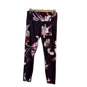Athleta Floral Print Crop Leggings w/ Pockets, size Medium
